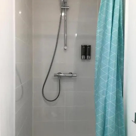 Appartement Le Bahia Centre La Breche Wifi Linge De Pressing Niort